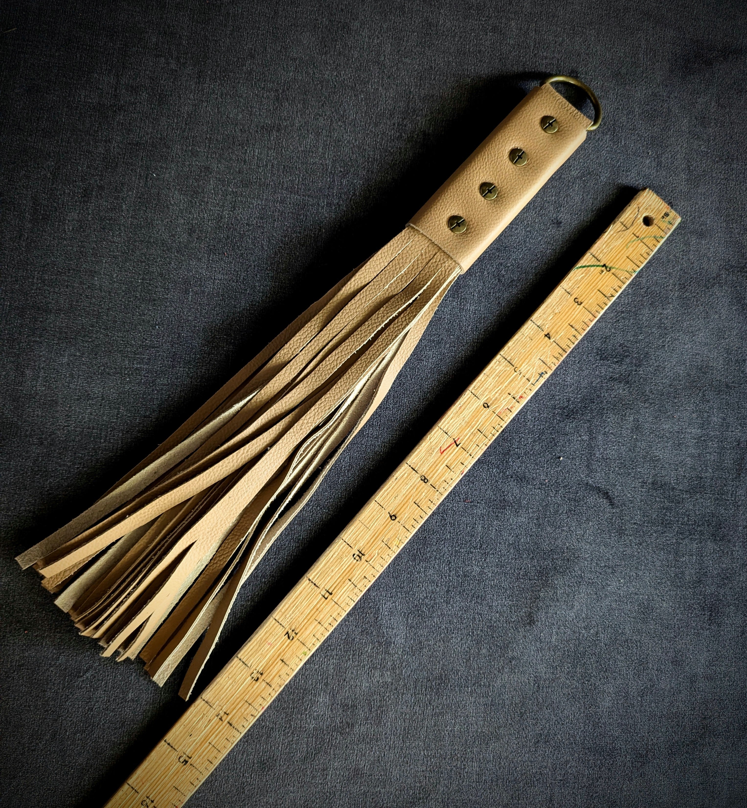 flogger 14po-Beige