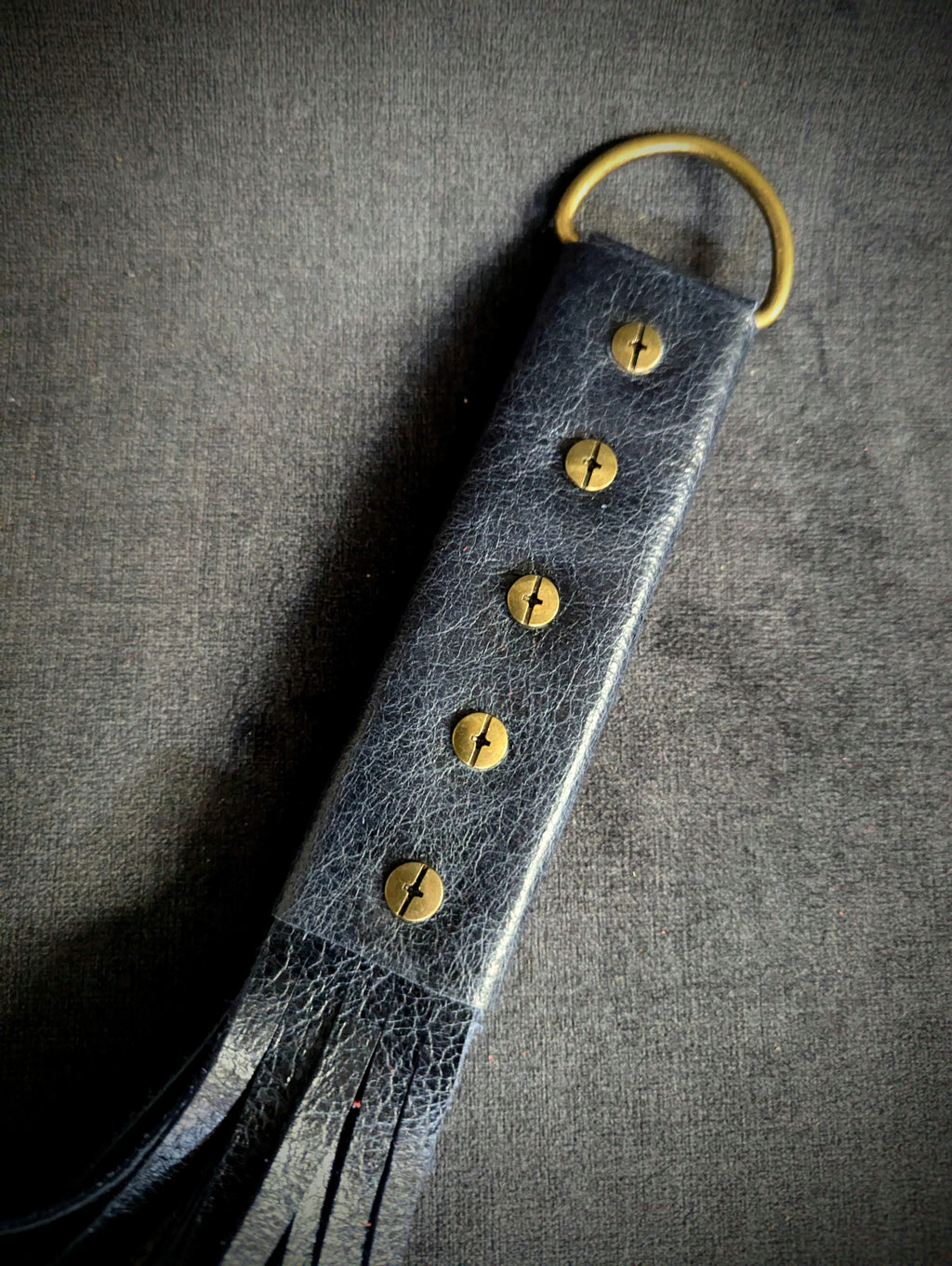 Flogger en cuir 18 po - Bleu marin