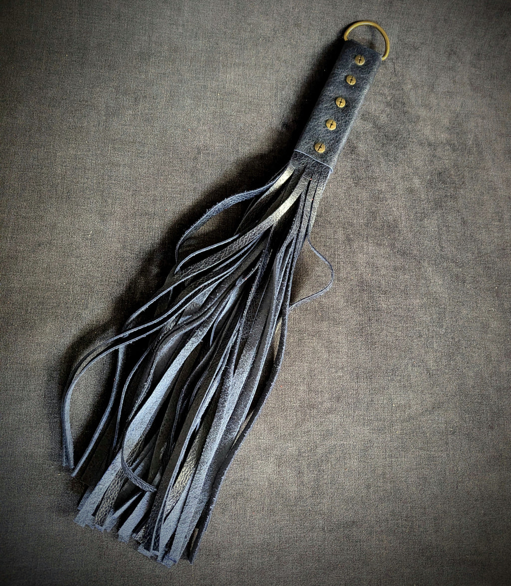 Flogger en cuir 18 po - Bleu marin