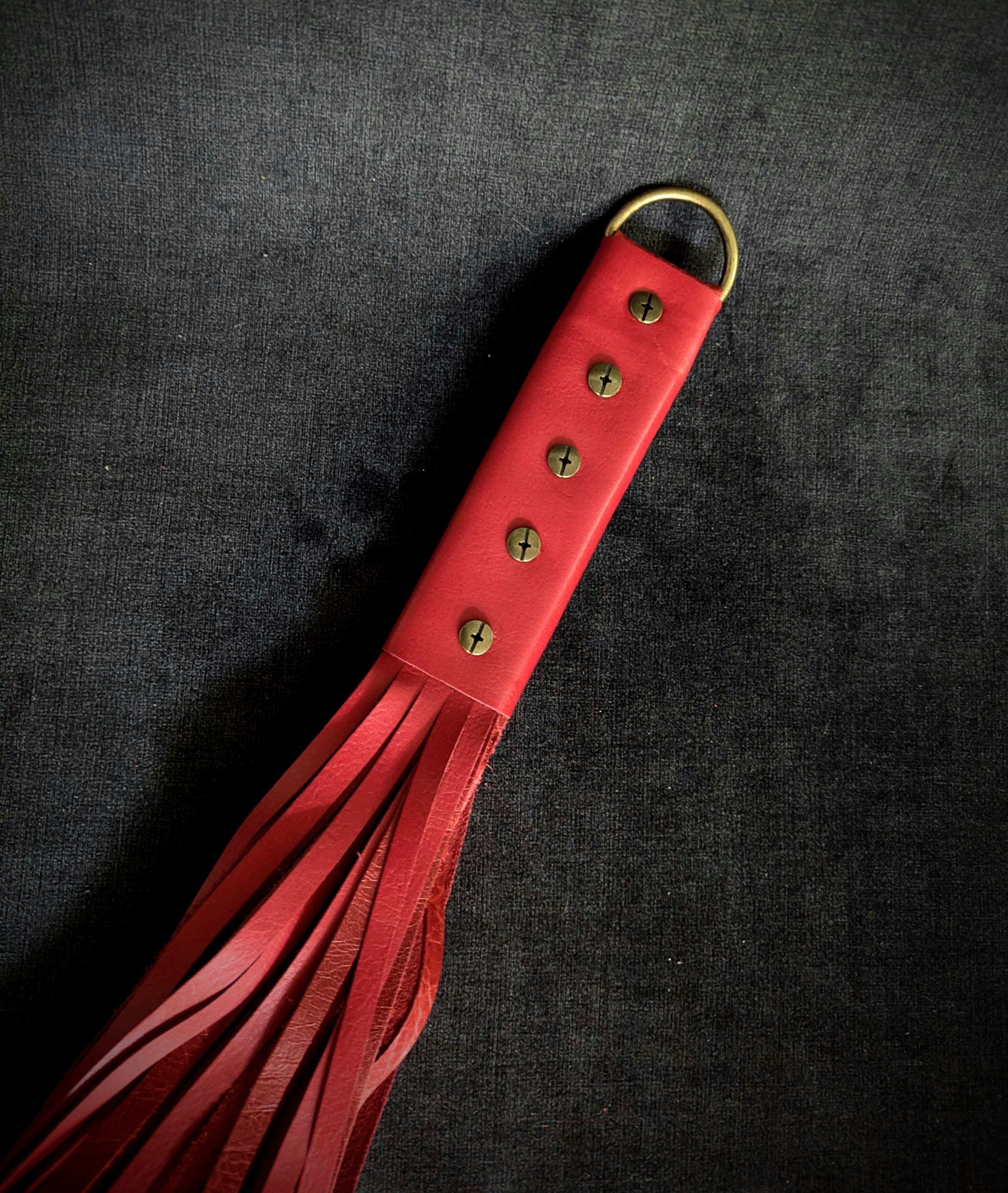 Flogger en cuir 18 po - rouge souple