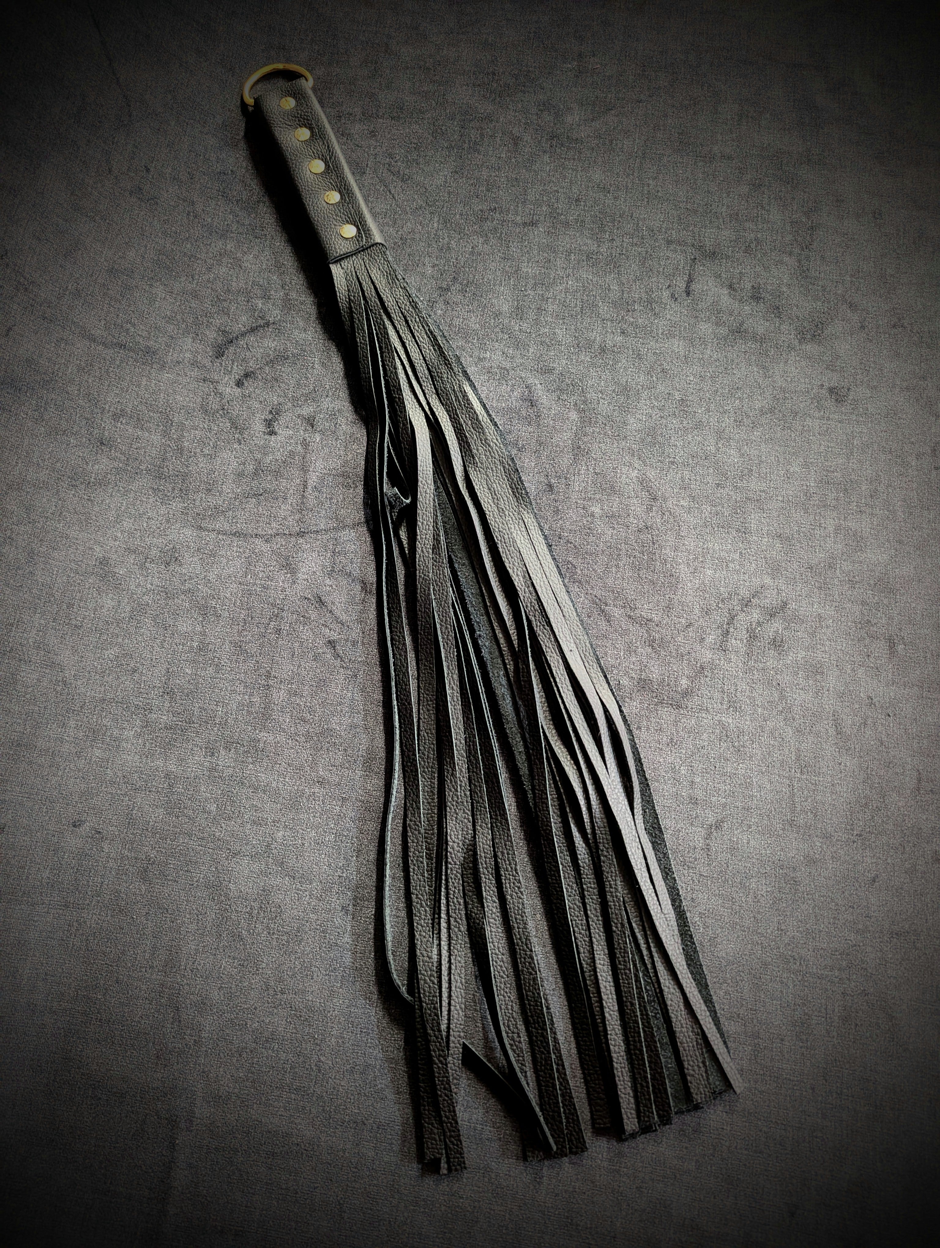 Flogger Noir- 24 po