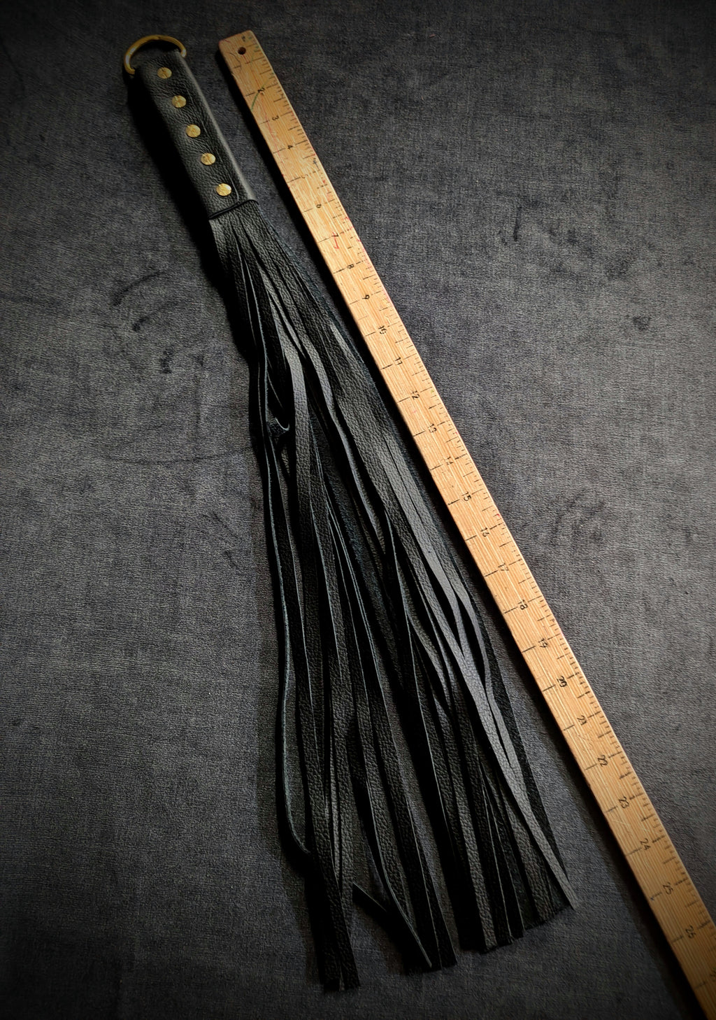 Flogger Noir- 24 po
