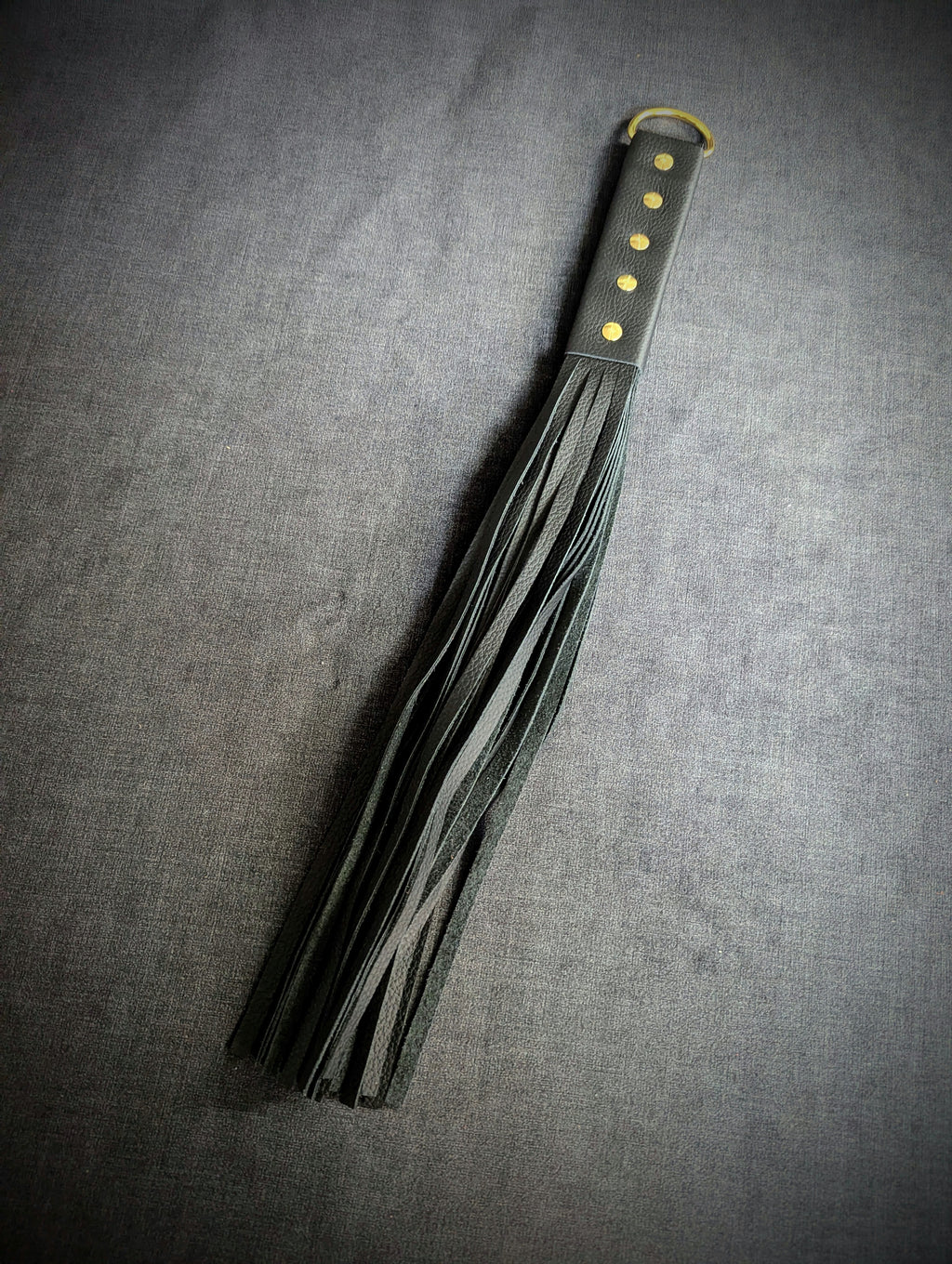Flogger en cuir 18 po - Noir