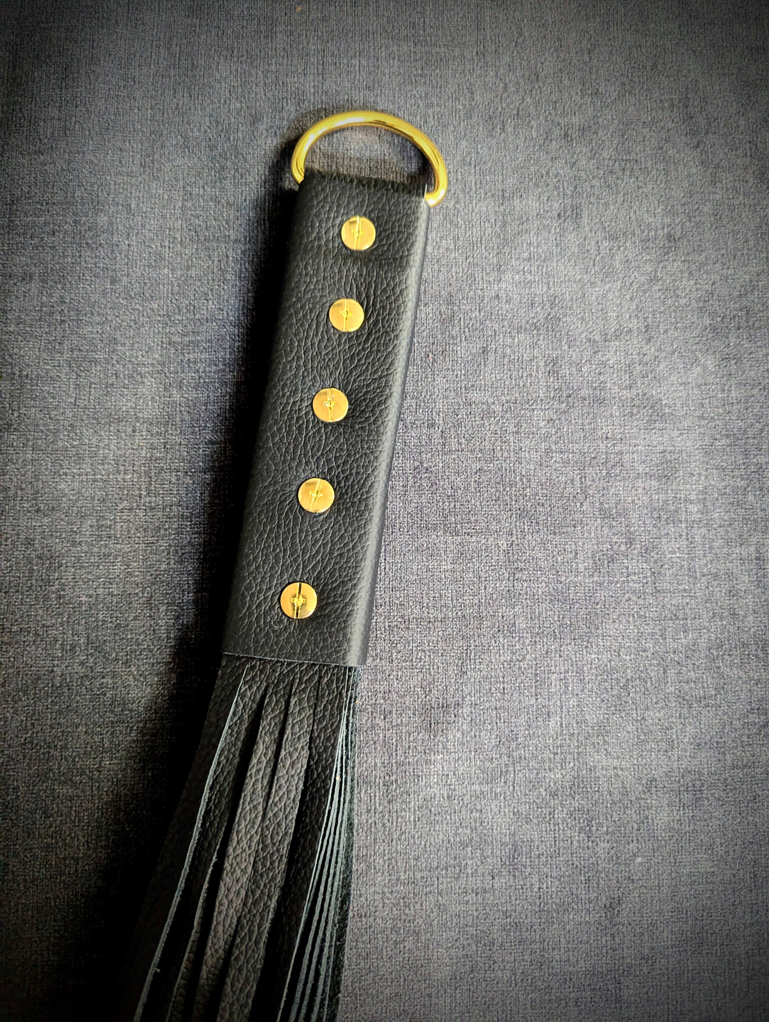 Flogger en cuir 18 po - Noir